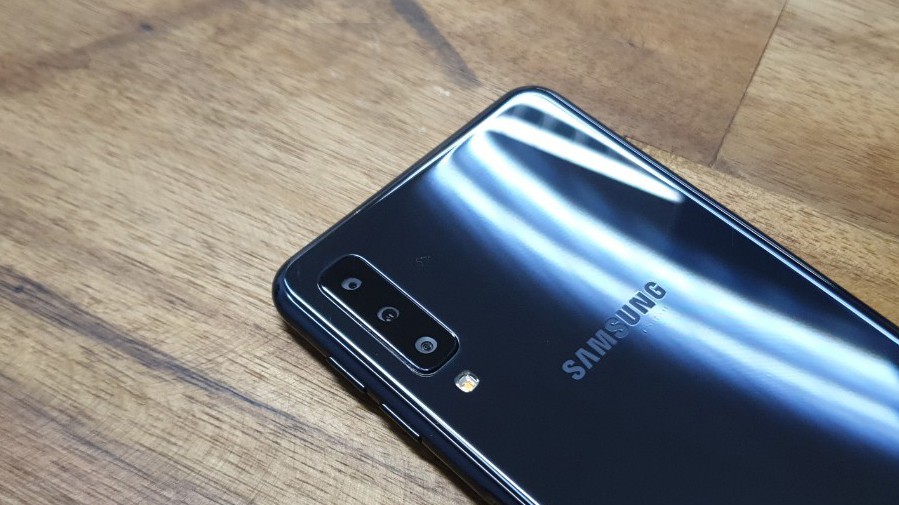 Galaxy A7 - smartphone 3 camera đầu tiên của Samsung xuất hiện tại Việt Nam - Ảnh 10.