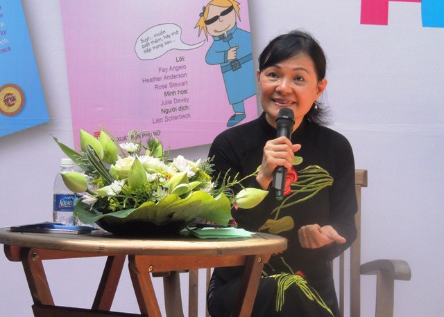 Bác sĩ Nguyễn Lan Hải trong buổi chia sẻ với giới trẻ quanh chủ đề tình yêu, tình dục
